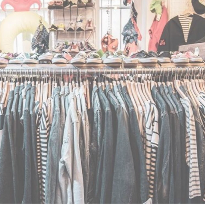 Don, revente, recyclage : que faire de ses vêtements usagés ?